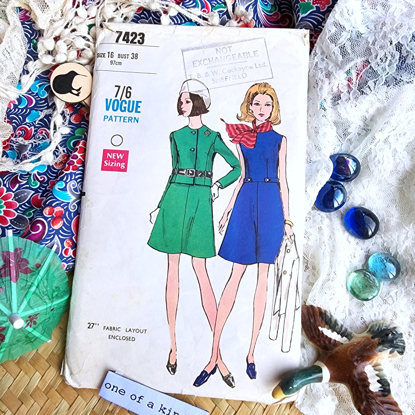 Vogue 7423