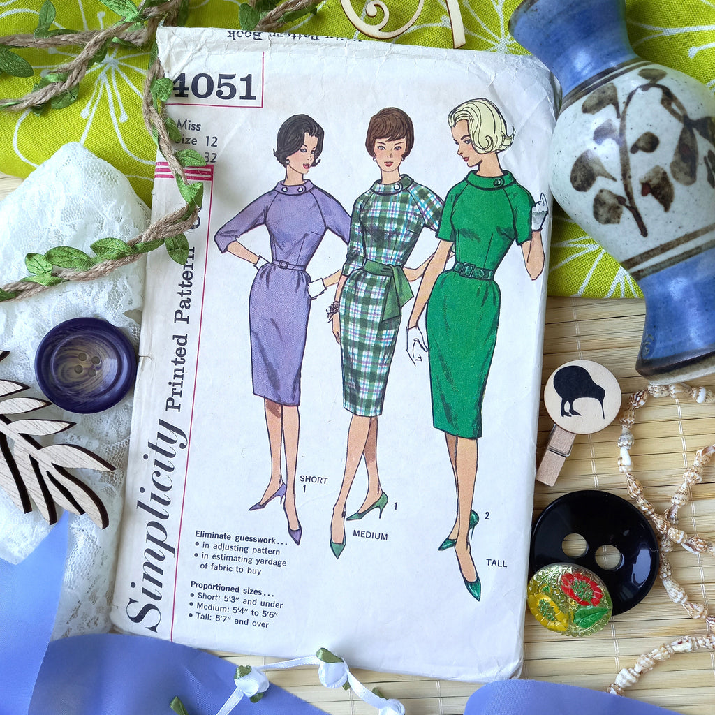 Simplicity 4051