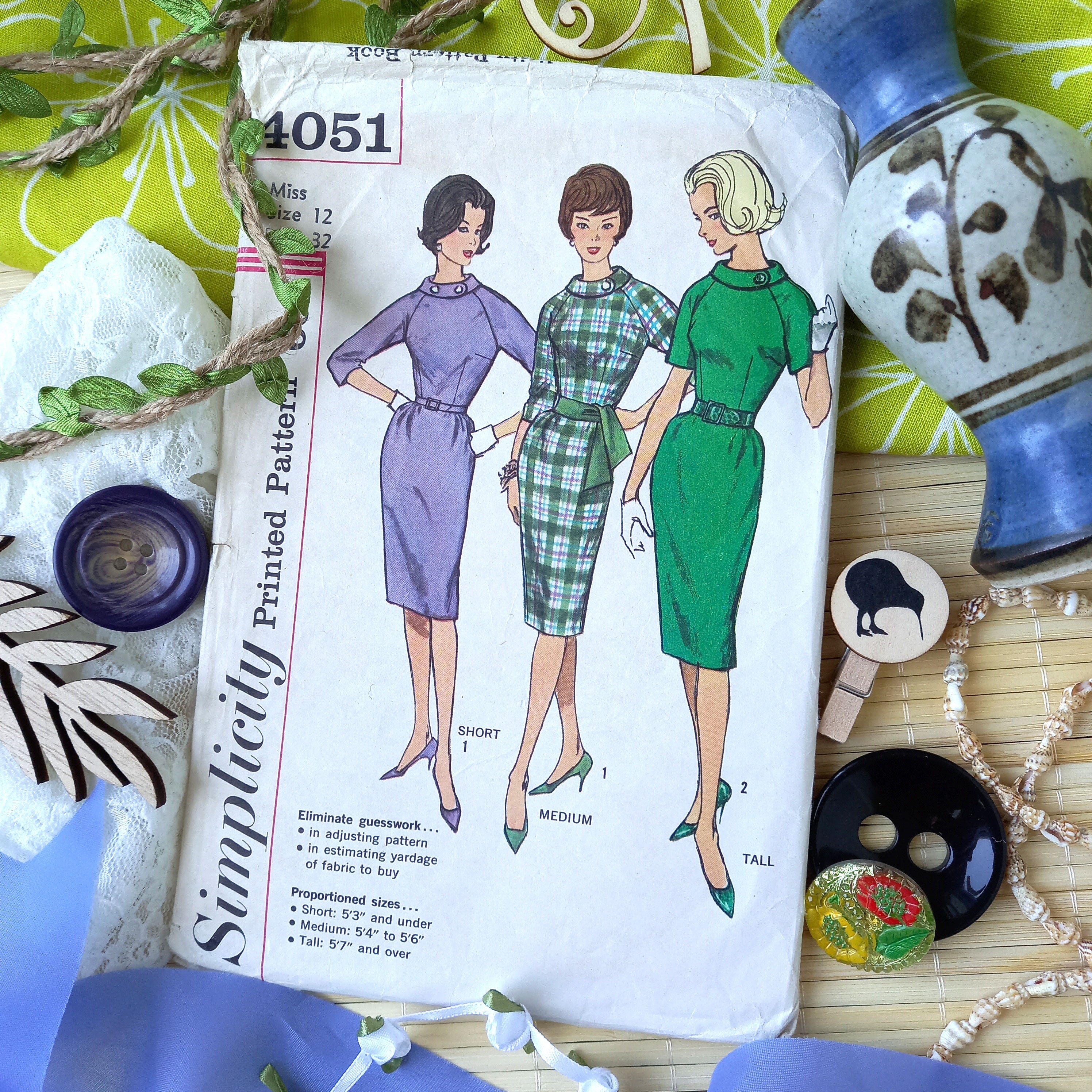 Simplicity 4051